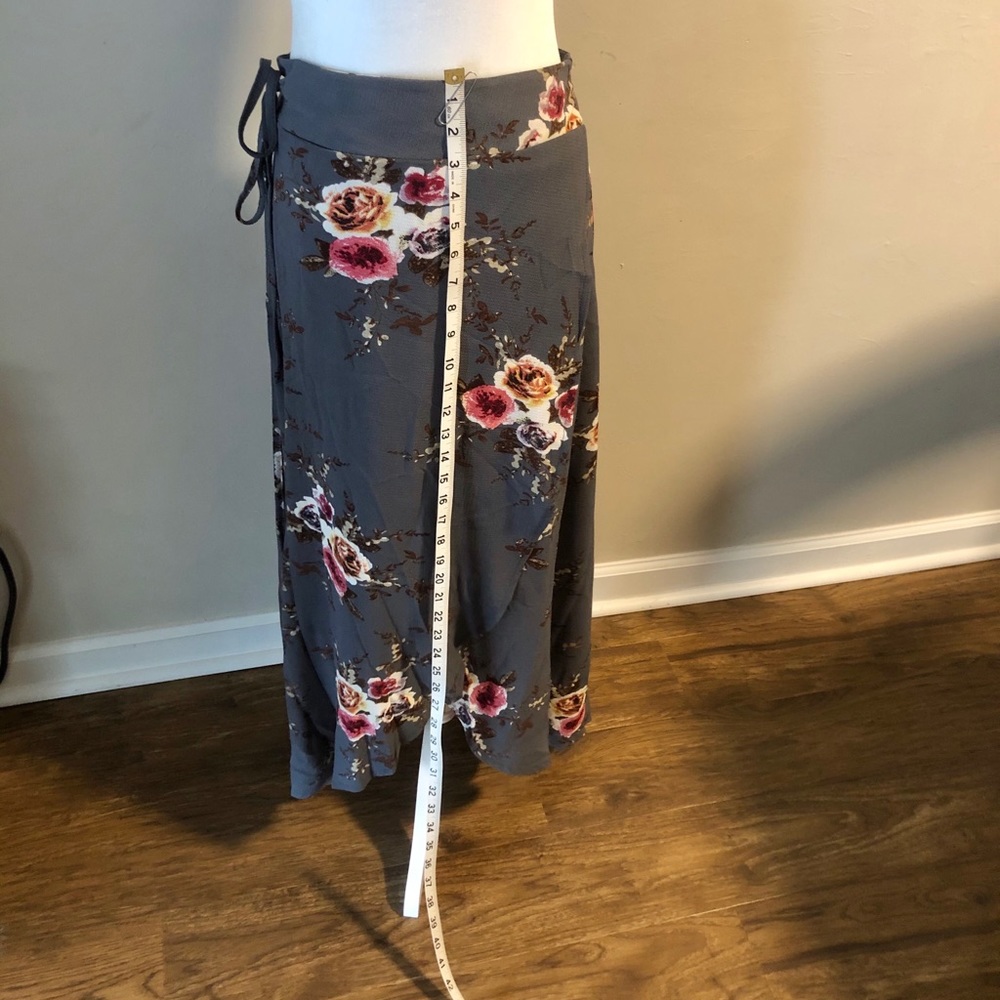 NWOT Slimming Floral Long Wrap Around Skirt - Picture 13 of 16